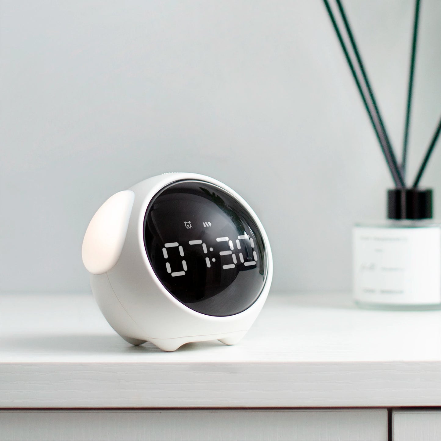 GlowPals Kids Clock – Cartoon Light-Up Alarm for Children
